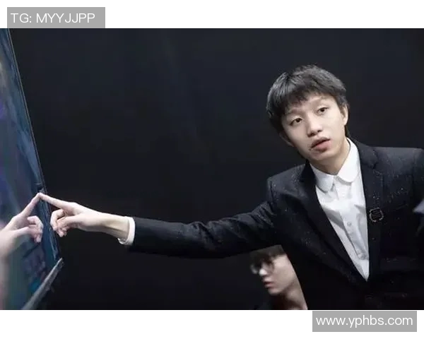 赛后复盘V5与EDG对决中的战术意识与团队配合分析 赛后复盘V5与EDG对决中的战术意识与团队配合分析