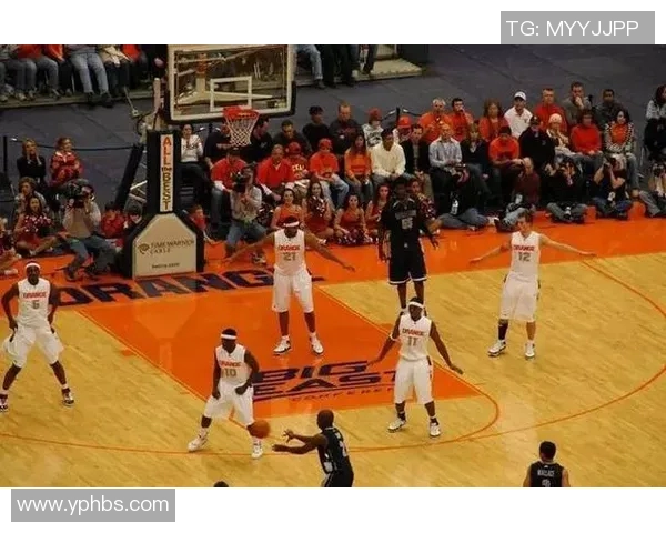 武汉篮球队战术之争引发热议球迷观点各异分析战术优劣