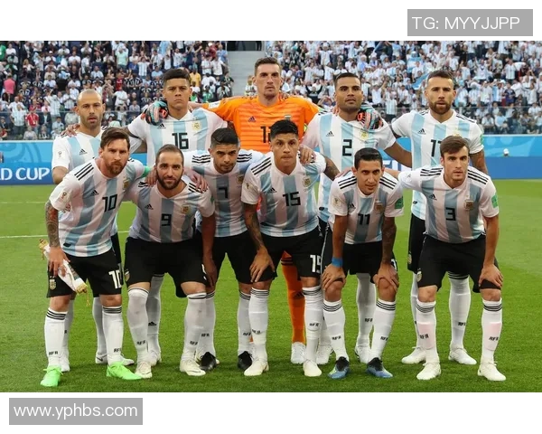 穿越12号球衣的传奇足球明星与他们的辉煌人生故事