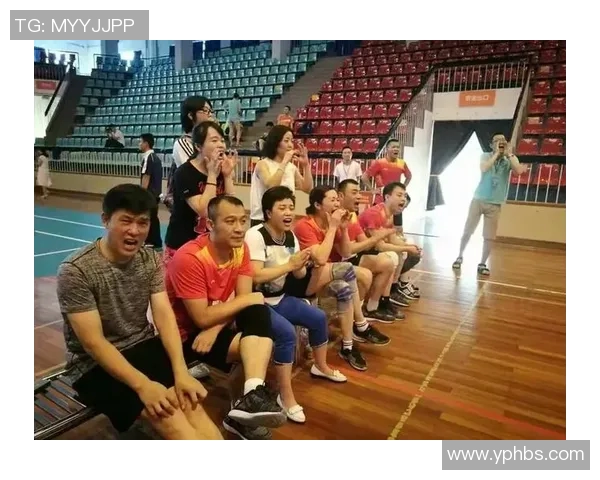 足球明星与孩子们的温馨时刻共享快乐与梦想的精彩视频